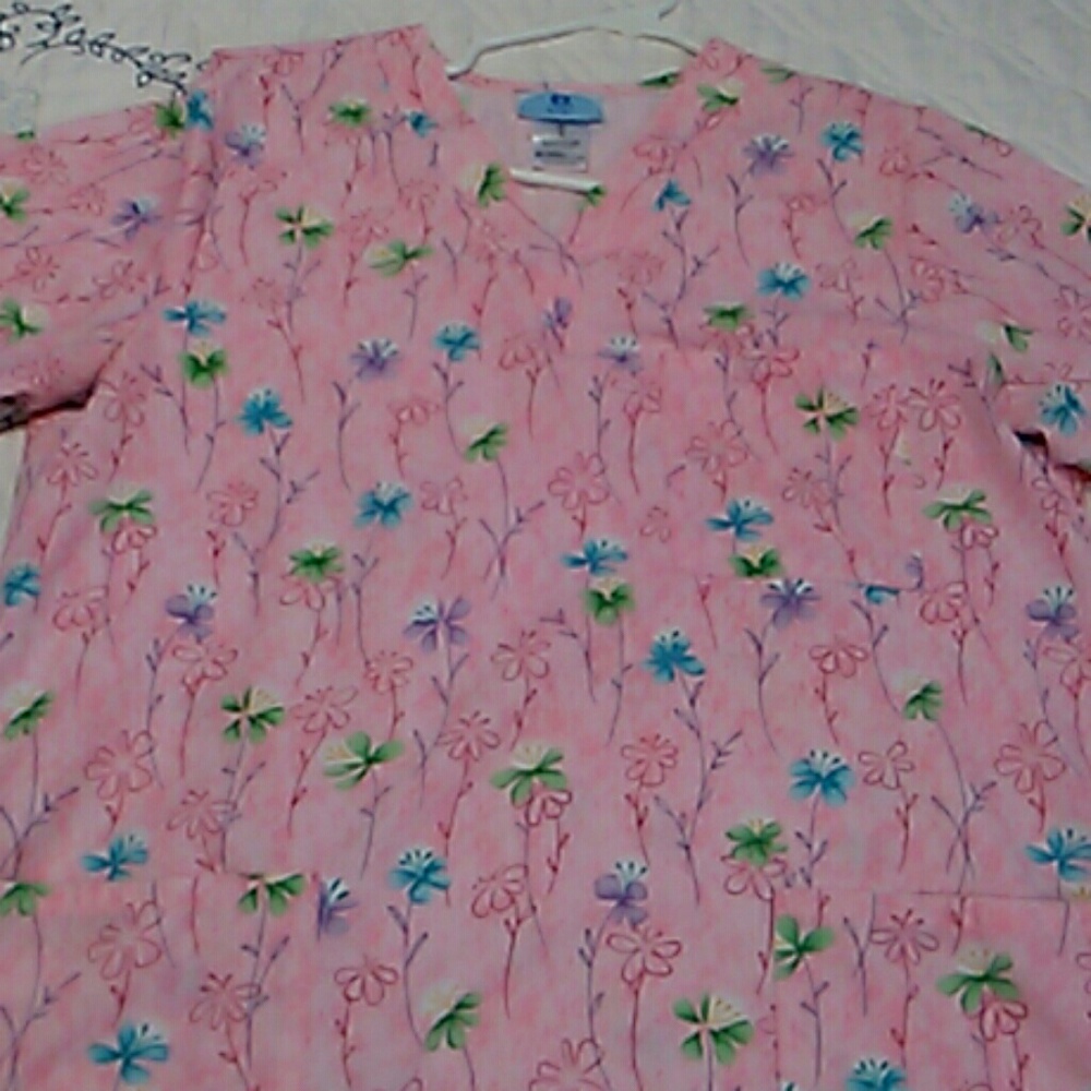 SB Scrubs brand gently used scrub top pink floral